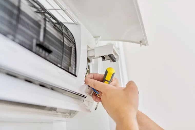 Dépanner une climatisation qui n'envoie plus d'air dans une maison, Bordeaux, SVPC